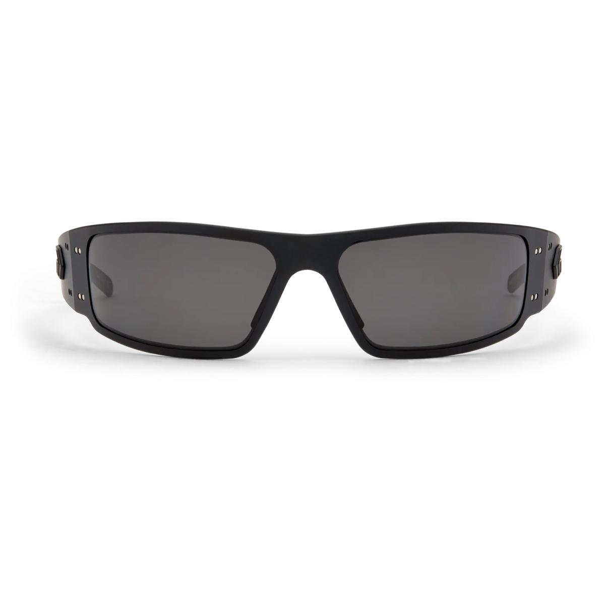 Magnum OPz (Optimized Polarized) | Colore: Black Anodized w/ Black Logo | Lenti: Smoke Opz