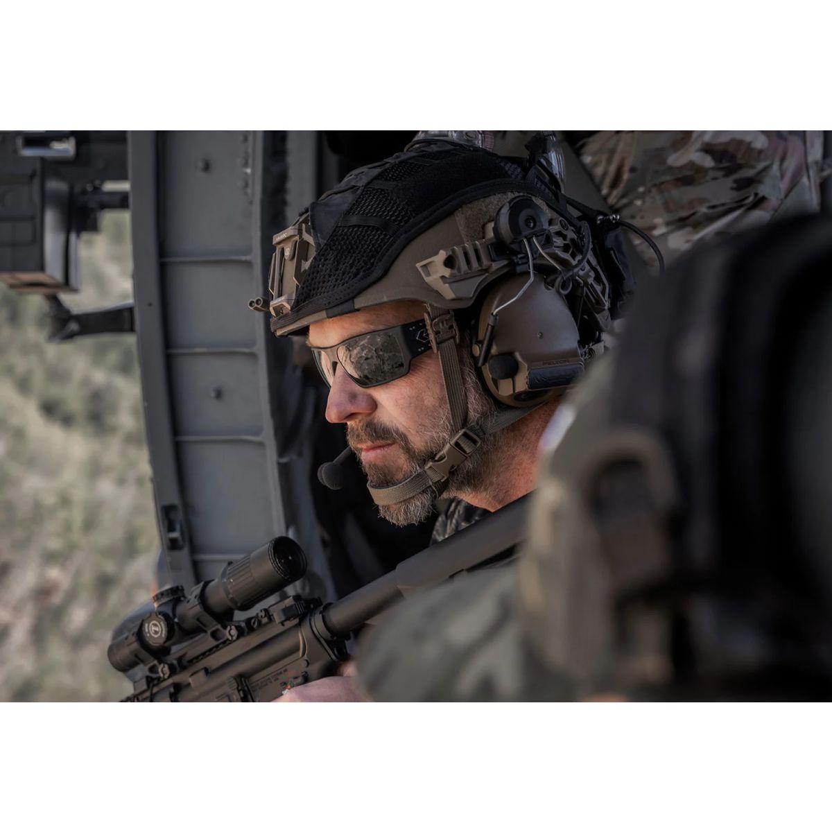 Specter OPz (Optimized Polarized) | Frame: Black Cerakote w/ Black Logo | Lenti: Smoke OPz