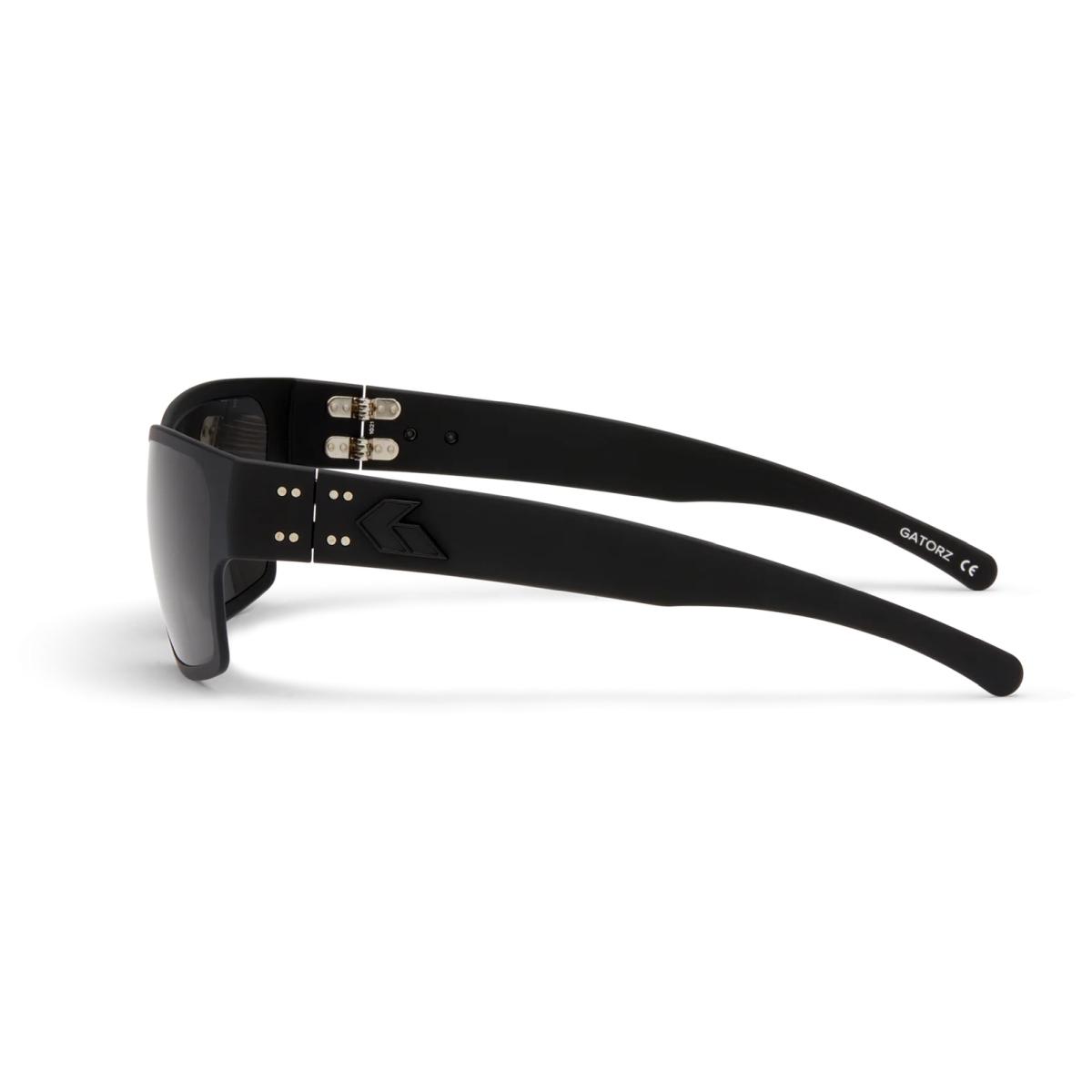 Delta OPz (Optimized Polarized) | Frame: Black Anodized w/ Black Logo | Lenti: Smoke Opz