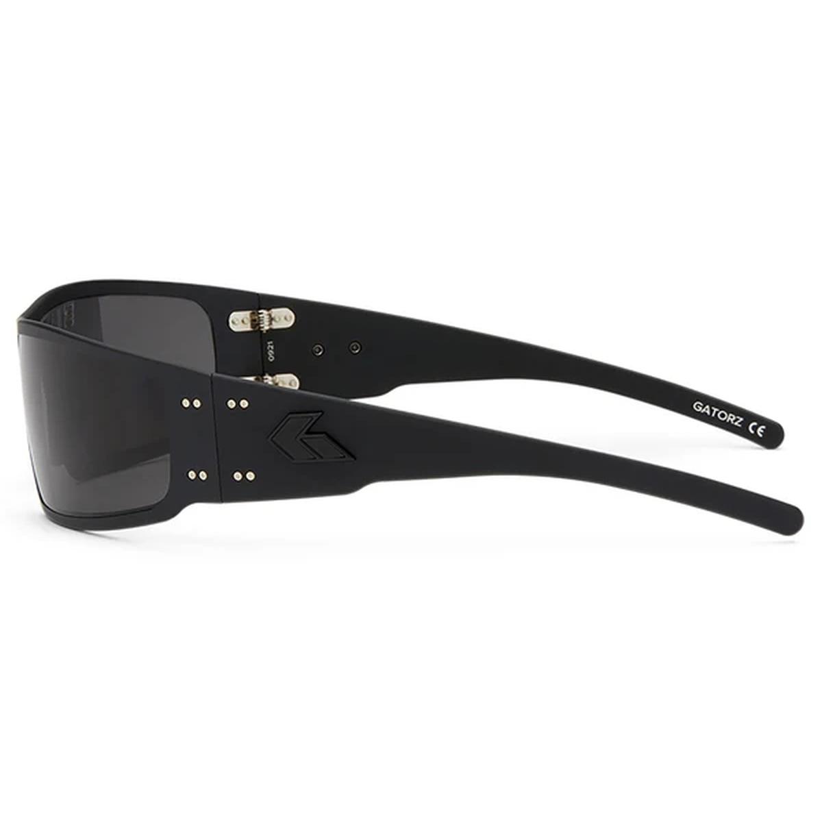 Black anodized w/ black logo / smoke